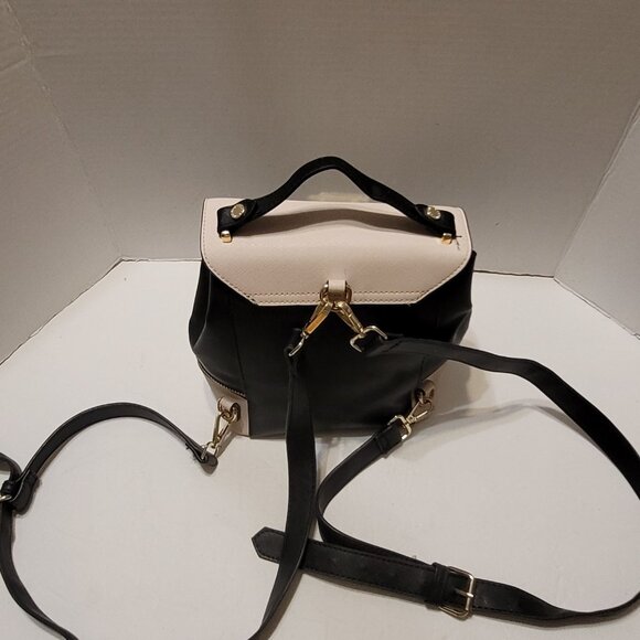 Steve Madden Backpack Purse Black and Cream inside pockets Bag - Picture 4 of 14